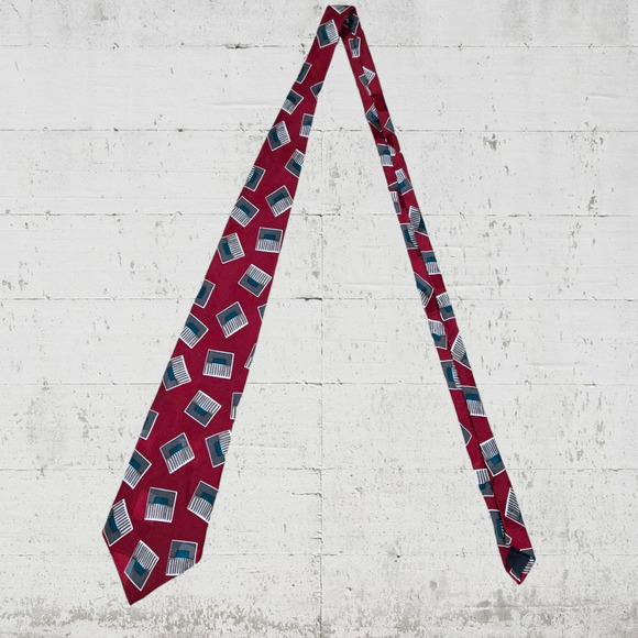 90s Vintage Red Silk Tie Woodward USA Made Necktie Retro Novelty Comb Print 4x57 - Picture 2 of 6